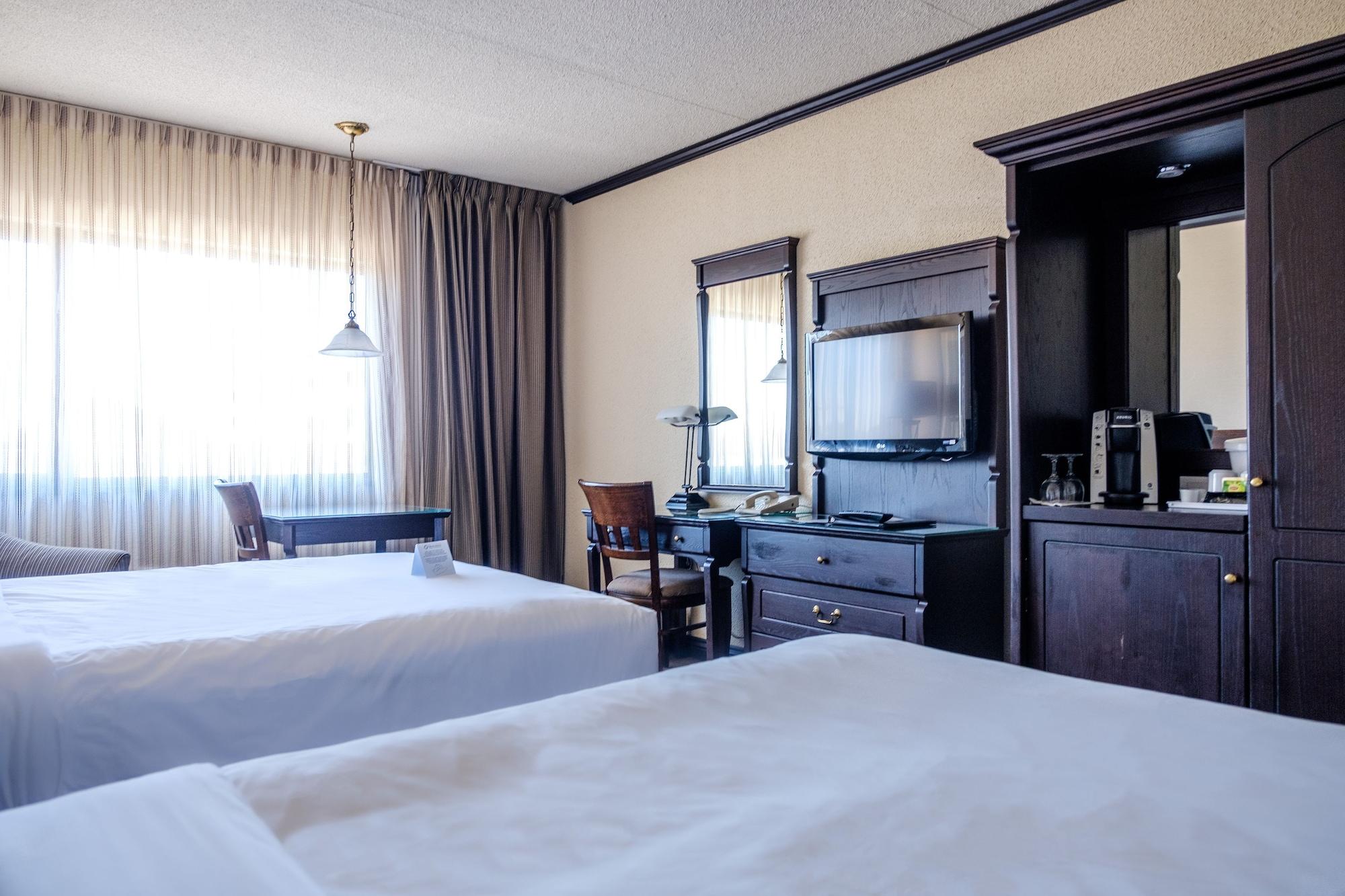 Hotel Le Montagnais แซเกอเนย์ ภายนอก รูปภาพ