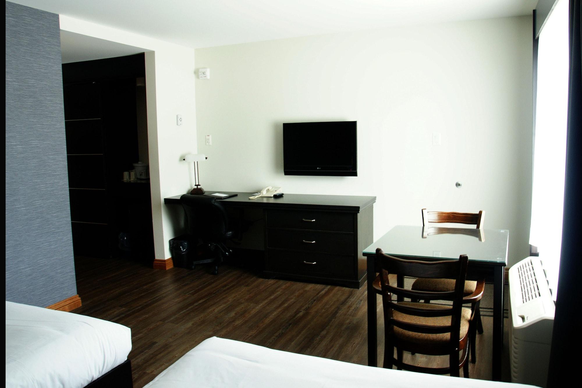 Hotel Le Montagnais แซเกอเนย์ ภายนอก รูปภาพ