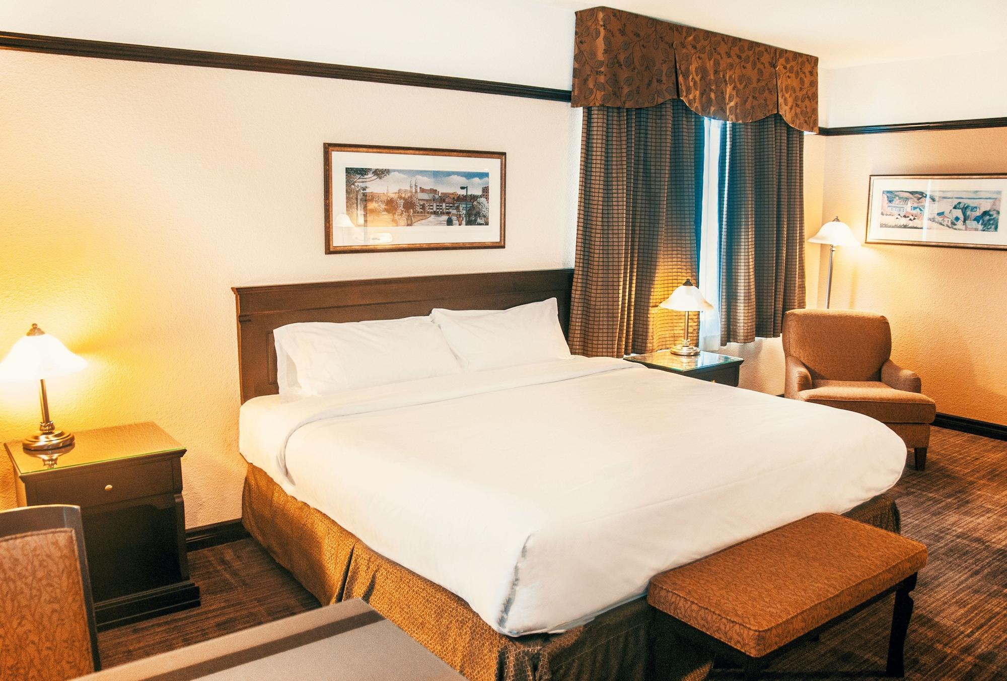 Hotel Le Montagnais แซเกอเนย์ ภายนอก รูปภาพ