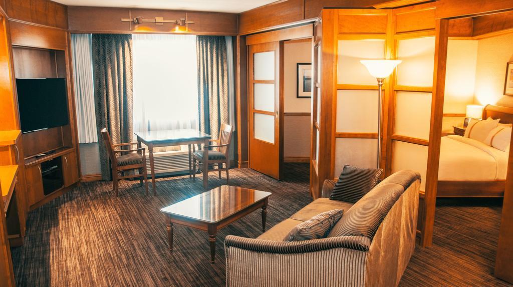 Hotel Le Montagnais แซเกอเนย์ ภายนอก รูปภาพ