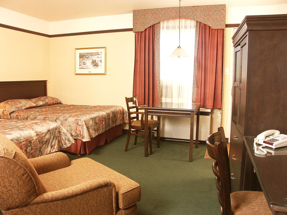 Hotel Le Montagnais แซเกอเนย์ ภายนอก รูปภาพ