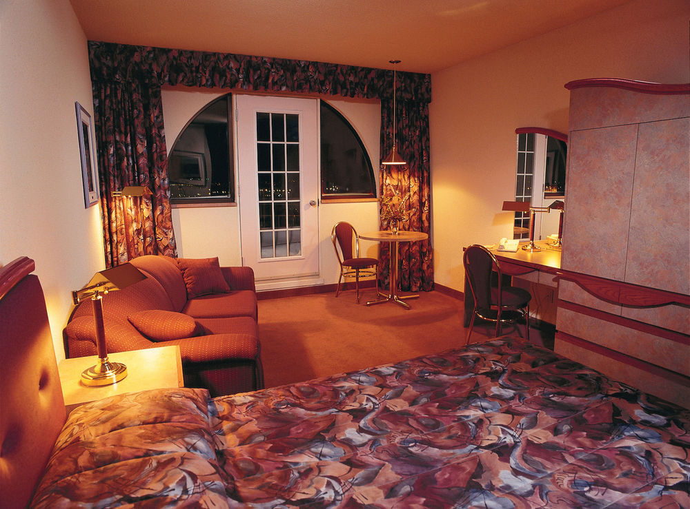 Hotel Le Montagnais แซเกอเนย์ ภายนอก รูปภาพ
