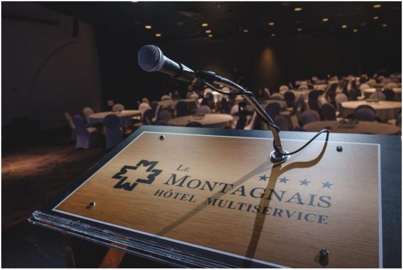 Hotel Le Montagnais แซเกอเนย์ ภายนอก รูปภาพ